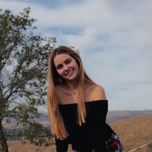 Meet your Posher, Alexis